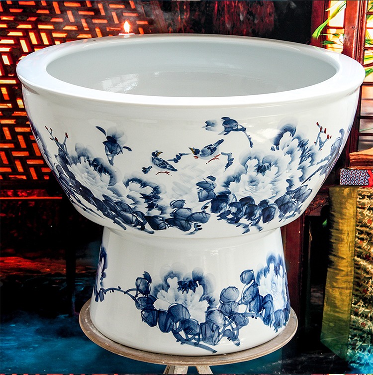 景德鎮手繪青花牡丹陶瓷魚缸-側面