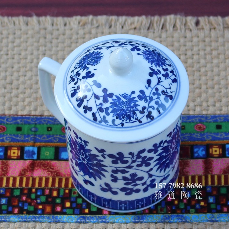 景德鎮青花瓷茶杯-纏枝蓮款