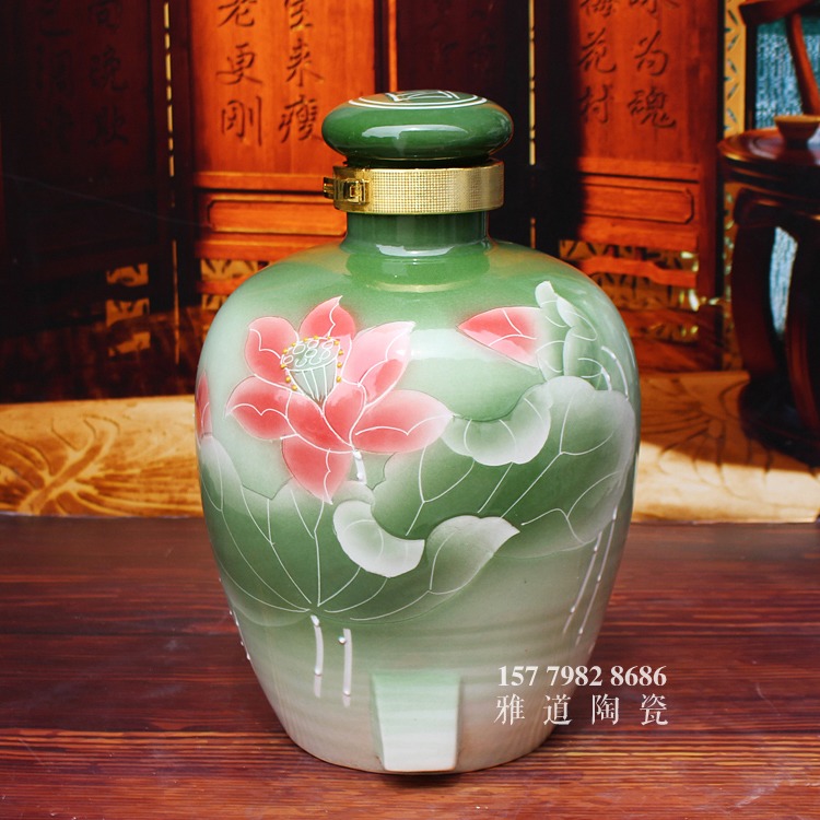 雅道青釉雕刻酒壇系列荷花款