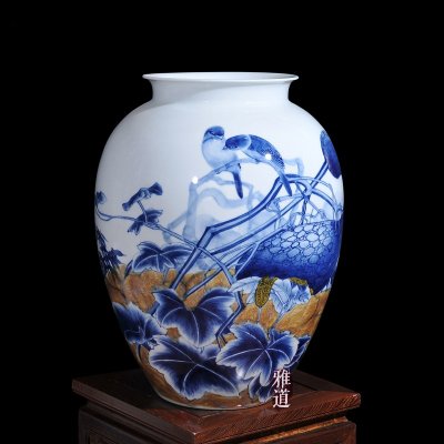 王云喜青花瓷瓜果飄香工藝品花瓶擺