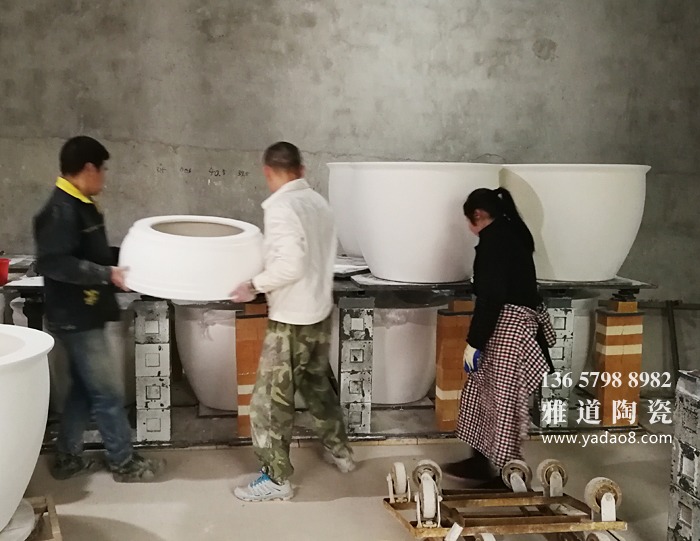 種樹大缸制作實景-裝窯