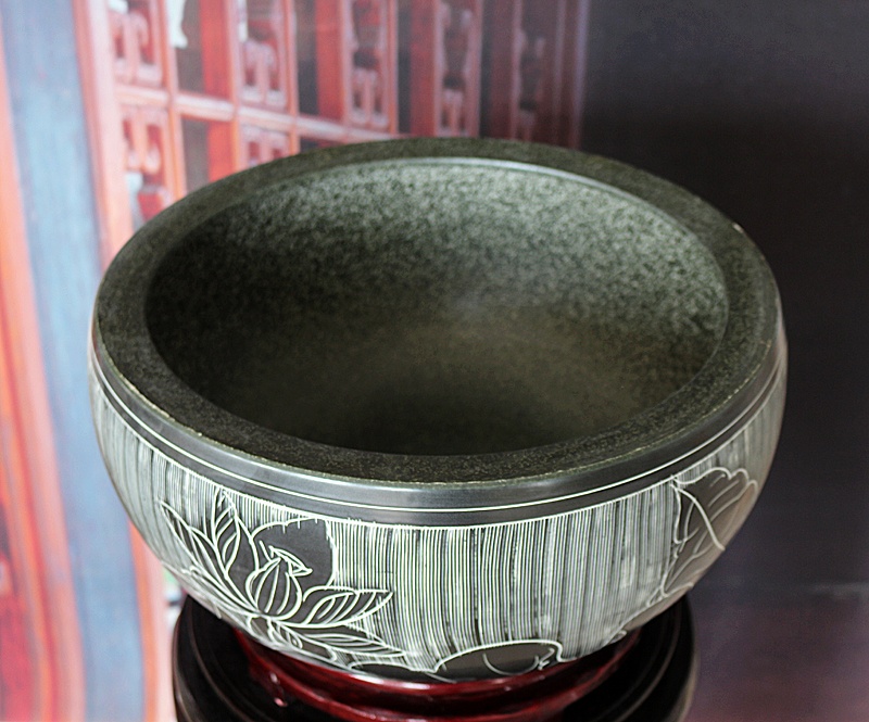 景德鎮手工雕刻荷花睡蓮聚寶盆(圖5)
