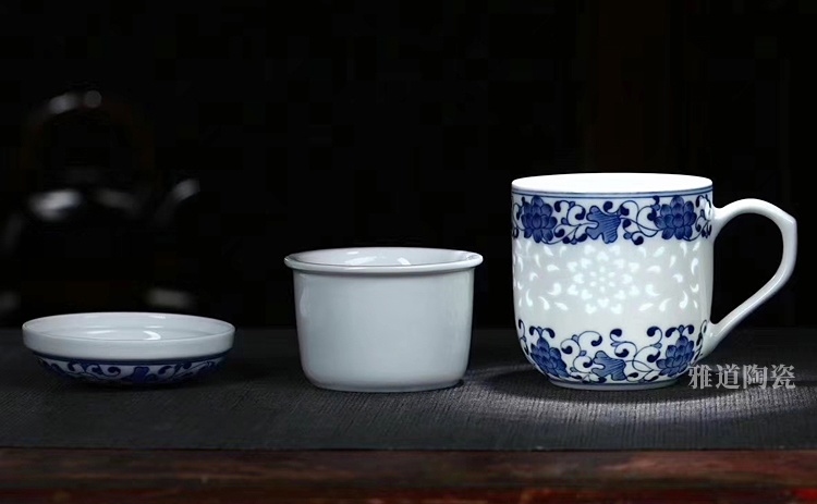 景德鎮女士茶水分離鏤空陶瓷茶杯(圖2)